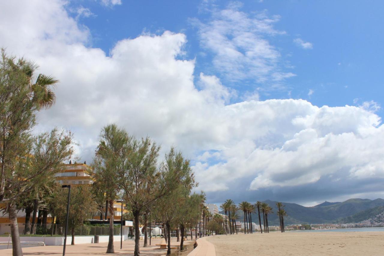 Beautiful Apartment 75M2 With View At The Beach, Pool, Parking Rosas Exterior foto