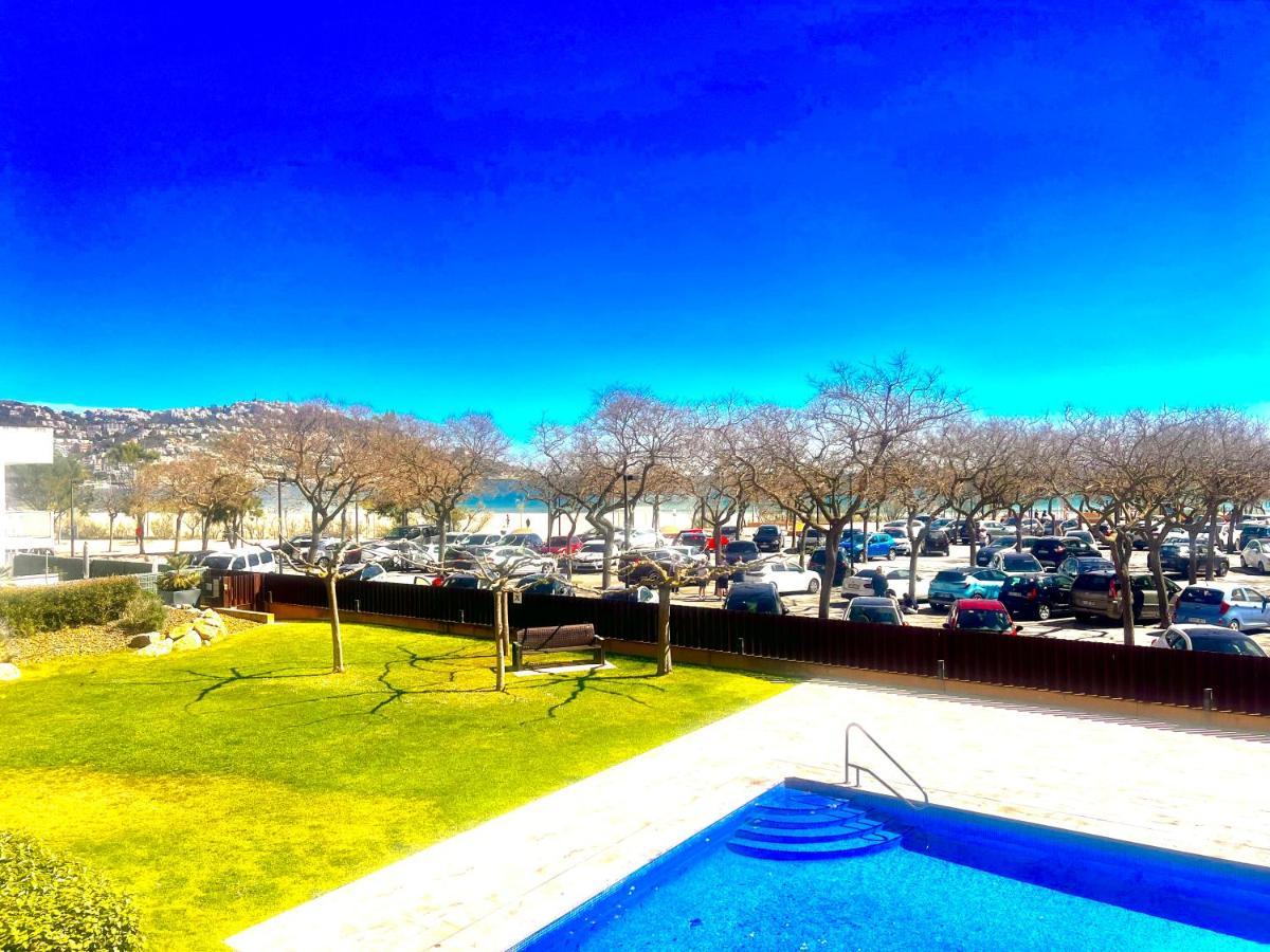 Beautiful Apartment 75M2 With View At The Beach, Pool, Parking Rosas Exterior foto